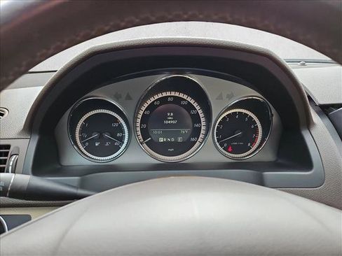 Used 2011 Mercedes-Benz C 300 Sport image 11