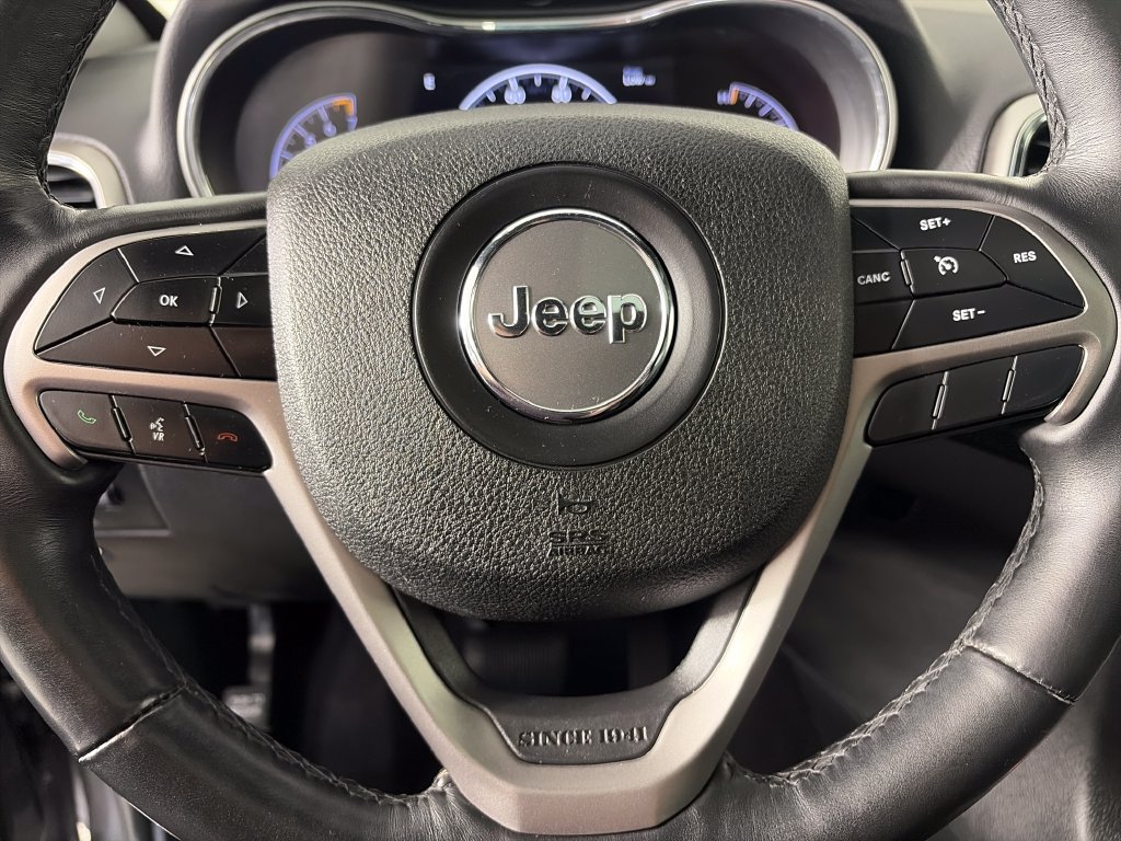 Used 2018 Jeep Grand Cherokee Altitude AWD/4WD image 16