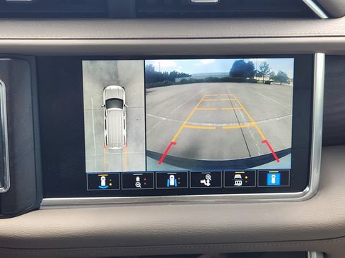 Used 2024 GMC Yukon Denali AWD/4WD image 15