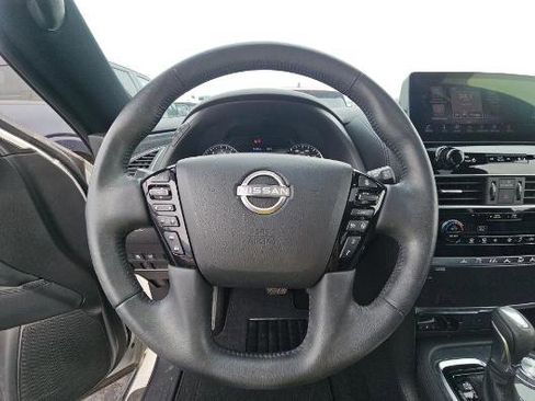 Used 2024 Nissan Armada SL w/ Midnight Edition Package image 7