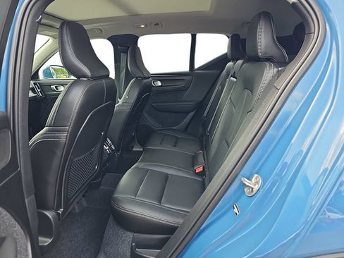 Used 2025 Volvo XC40 B5 Plus AWD/4WD image 14