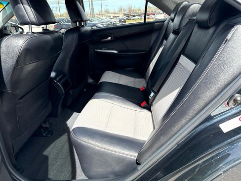 Used 2014 Toyota Camry SE image 14