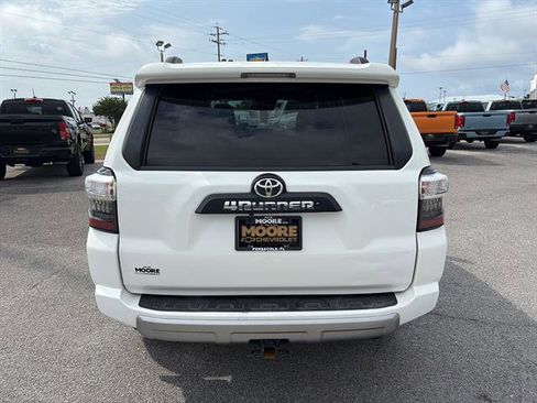 Used 2021 Toyota 4Runner TRD Off-Road AWD/4WD image 7
