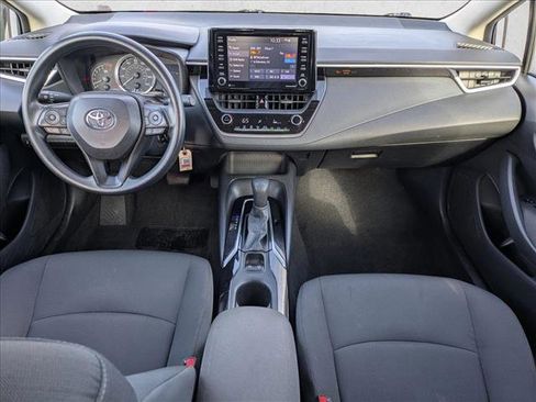 Used 2022 Toyota Corolla LE image 16