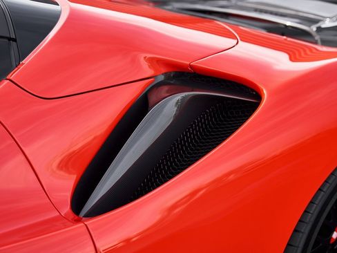 Used 2022 Ferrari SF90 Spider image 13