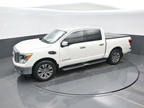 Used 2017 Nissan Titan SL image 17