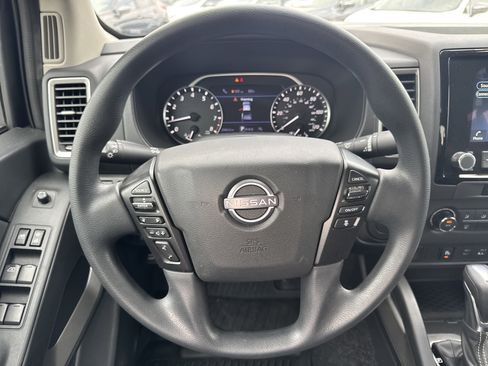 Used 2024 Nissan Frontier SV w/ Technology Package image 12