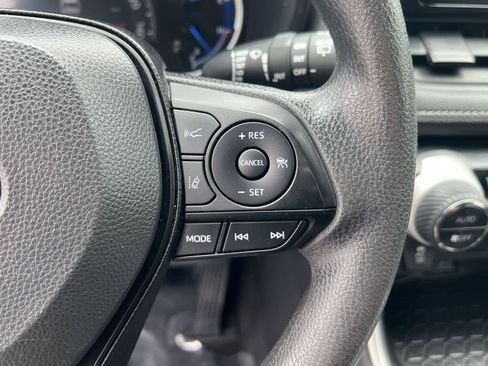 Used 2024 Toyota RAV4 XLE AWD/4WD image 33