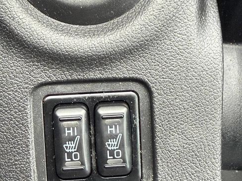 Used 2015 Mitsubishi Outlander SE image 37