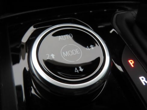 Certified 2024 Chevrolet Colorado ZR2 w/ ZR2 Bison Edition image 9