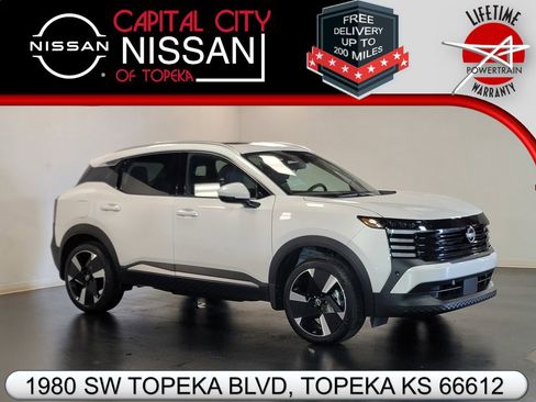 New 2025 Nissan Kicks SR w/ SR Premium Package image 1