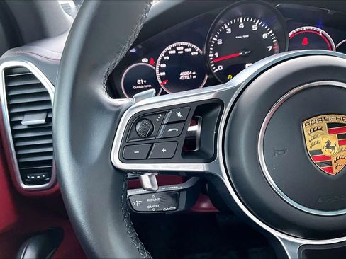 Used 2019 Porsche Cayenne image 20