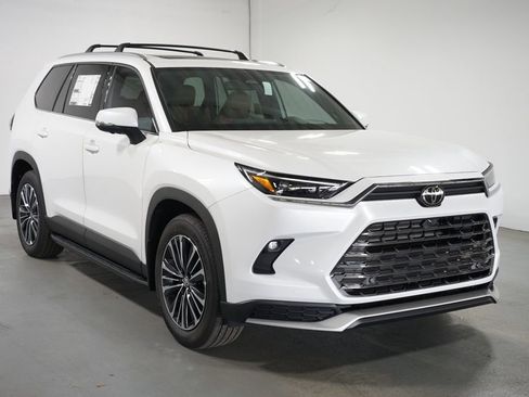 New 2026 Toyota Grand Highlander MAX Platinum image 3