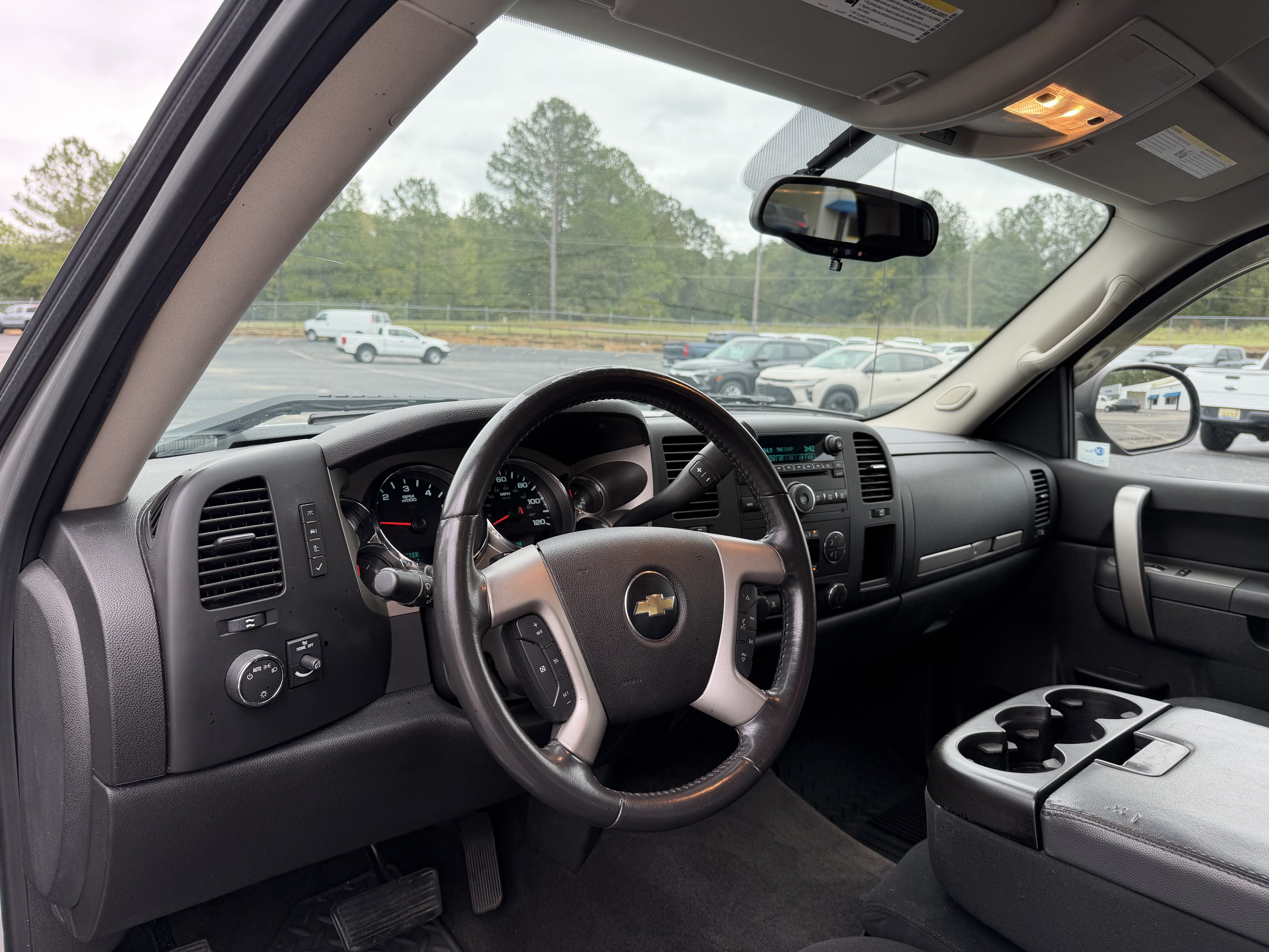 Used 2010 Chevrolet Silverado 1500 LT w/ Power Pack Plus RWD image 11