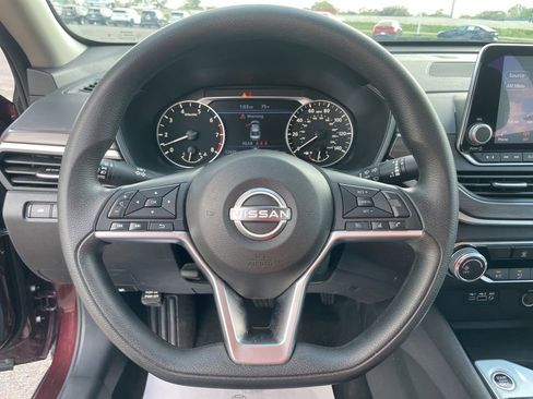 Used 2024 Nissan Altima 2.5 SV image 26