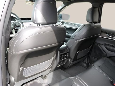 New 2026 Jeep Grand Cherokee Altitude image 15