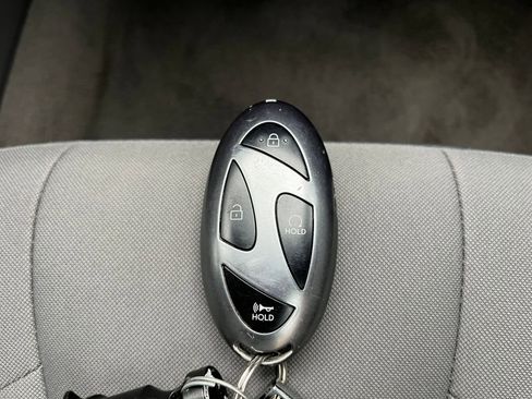 Used 2025 Hyundai Elantra SEL image 22