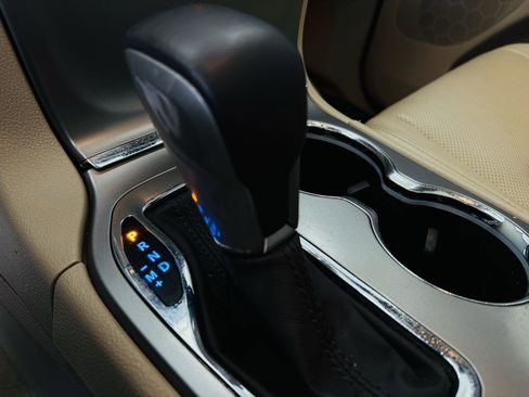 Used 2020 Jeep Grand Cherokee Overland AWD/4WD image 52