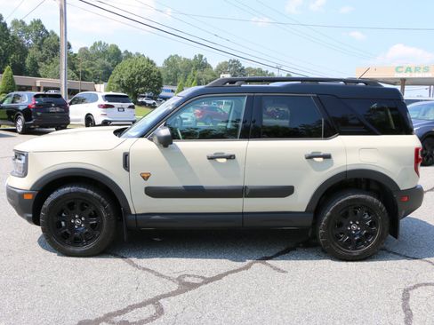 Used 2025 Ford Bronco Sport Badlands w/ Badlands Tech Package AWD/4WD image 2