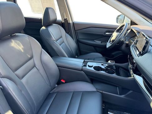 Used 2023 Nissan Rogue SL w/ SL Premium Package image 14