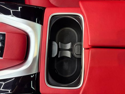 Used 2023 Aston Martin DBX image 28