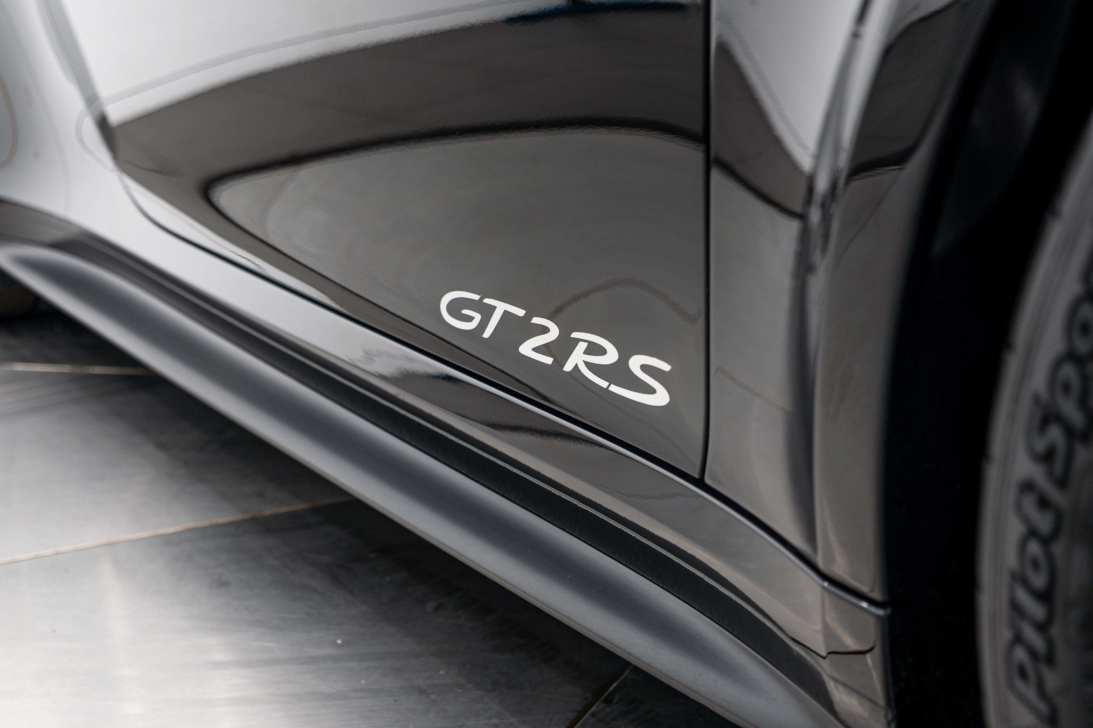 Certified 2018 Porsche 911 GT2 RS RWD image 35
