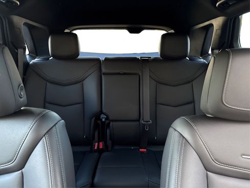New 2025 Cadillac XT5 Luxury image 17