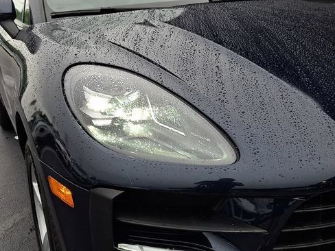 Certified 2019 Porsche Macan AWD/4WD image 11