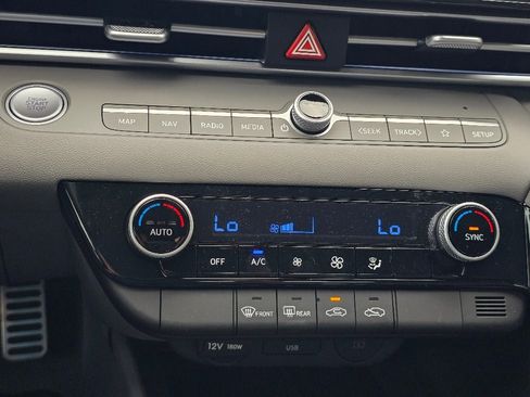 New 2025 Hyundai Elantra SEL image 19