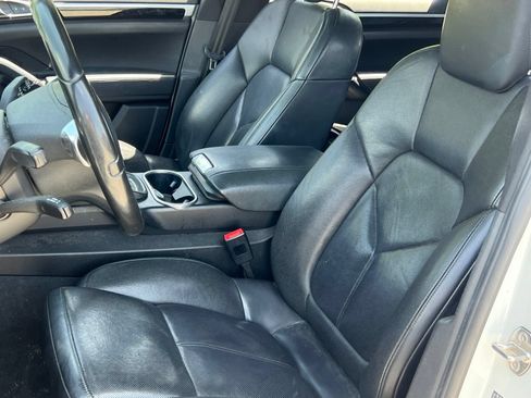Used 2013 Porsche Cayenne AWD/4WD image 5