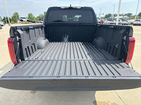 Used 2022 Toyota Tundra SR5 w/ SR5 Convenience Package AWD/4WD image 19