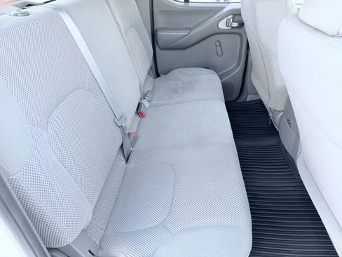 Used 2018 Nissan Frontier S image 23