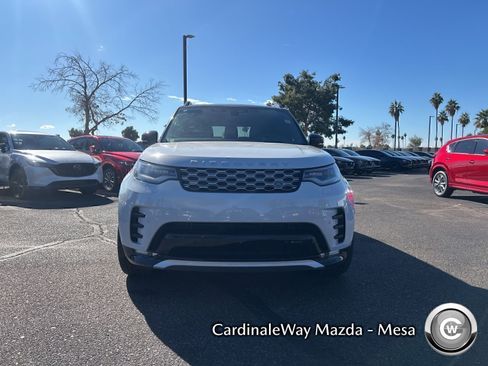 Used 2023 Land Rover Discovery Metropolitan Edition image 25