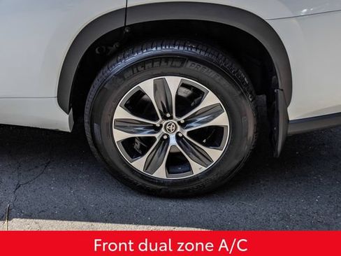 Certified 2025 Toyota Highlander XLE AWD/4WD image 16