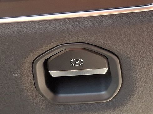 Used 2025 Lotus Emira image 28