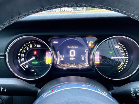 Used 2023 Jeep Wrangler Unlimited Sahara w/ Cold Weather Group image 9