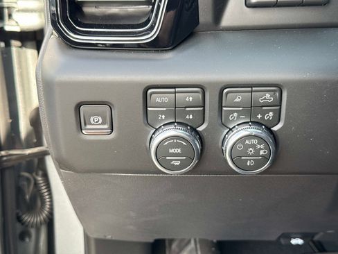 New 2026 GMC Sierra 1500 AT4 w/ AT4 Premium Package AWD/4WD image 32