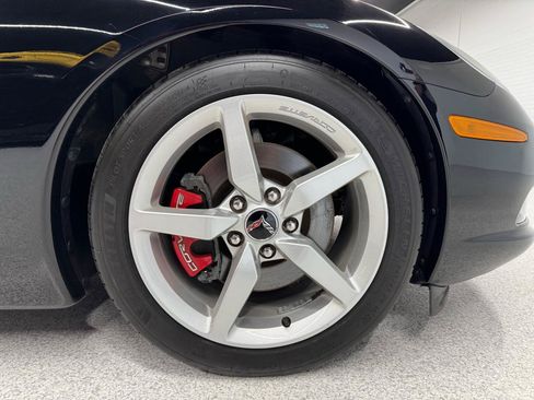 Used 2006 Chevrolet Corvette Convertible w/ Preferred Equipment Group RWD image 38