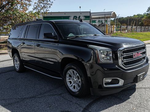 Used 2016 GMC Yukon XL SLE image 8