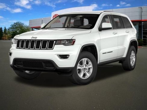 Used 2017 Jeep Grand Cherokee Altitude AWD/4WD image 9