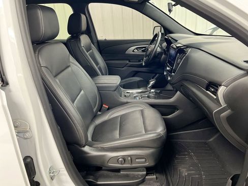 Used 2023 Chevrolet Traverse LT AWD/4WD image 21