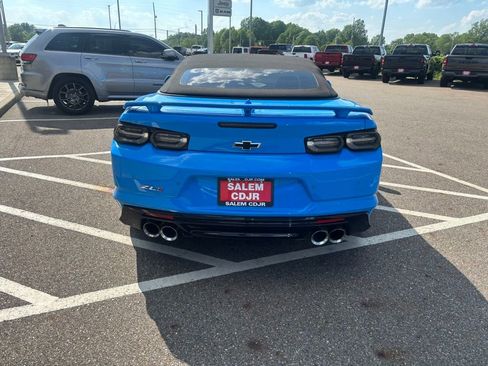 Used 2022 Chevrolet Camaro ZL1 RWD image 8