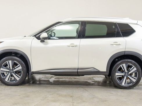 Used 2023 Nissan Rogue SL w/ SL Premium Package image 8
