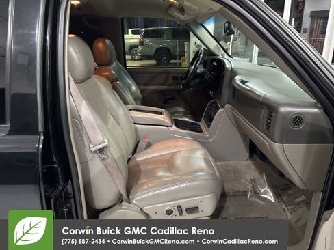 Used 2004 Chevrolet Tahoe Z71 w/ Z71 Preferred Equipment Group AWD/4WD image 13