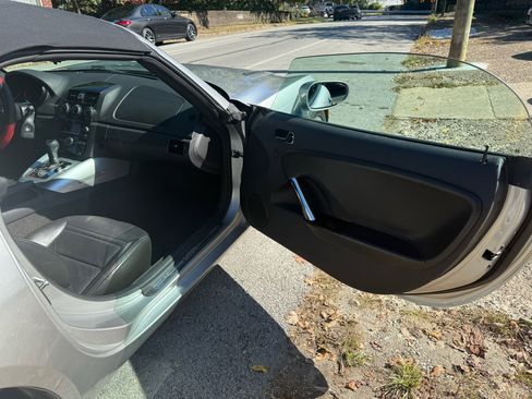 Used 2008 Saturn Sky Red Line w/ Premium Trim Package image 14