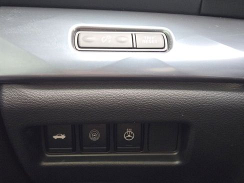 Used 2023 Nissan Maxima SR w/ Sport Mat Group FWD image 23