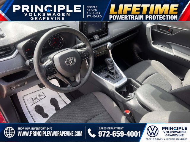 Used 2019 Toyota RAV4 LE FWD image 11