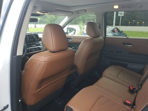 Used 2025 Nissan Pathfinder Platinum w/ Cargo Package FWD image 8