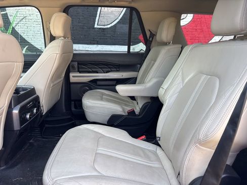 Used 2019 Ford Expedition Platinum image 20