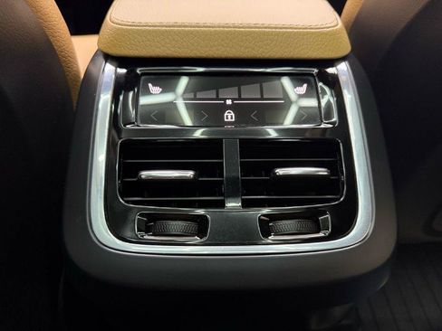 Used 2018 Volvo XC90 T6 Momentum w/ Convenience Package AWD/4WD image 23